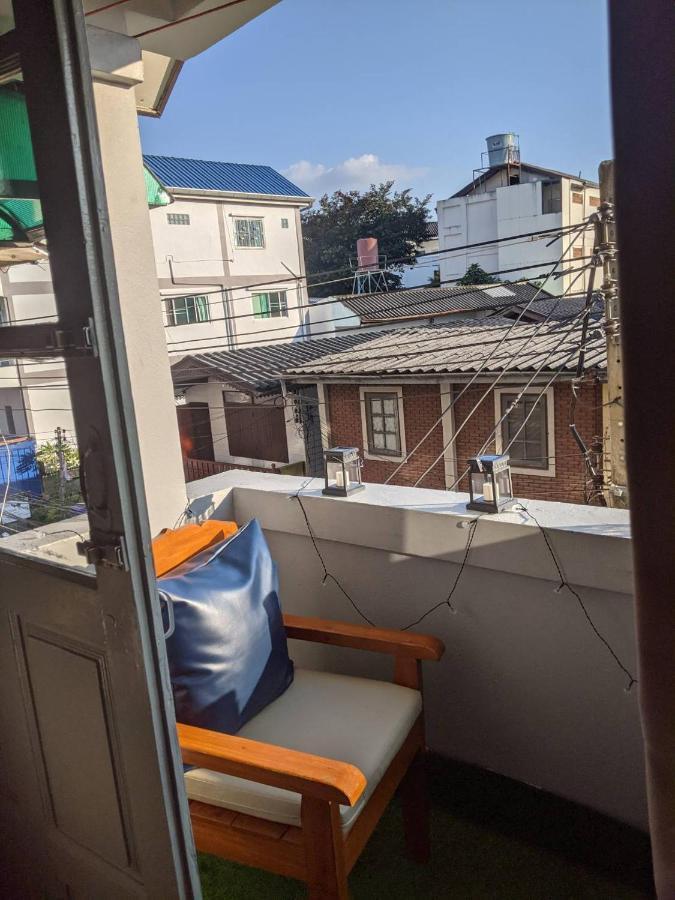 Funky Monkey Cnx - Guesthouse شيانغ ماي المظهر الخارجي الصورة