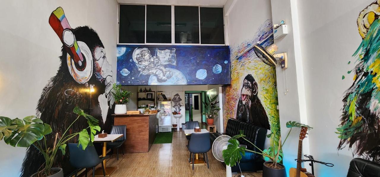 Funky Monkey Cnx - Guesthouse شيانغ ماي المظهر الخارجي الصورة